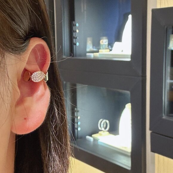 APM Monaco Galet Gold Clip-on Earrings - Picture 3 of 3